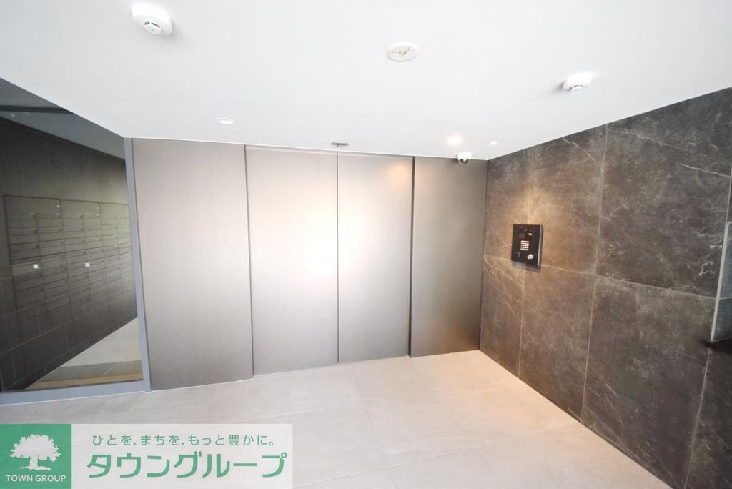 エントランス　エントランス