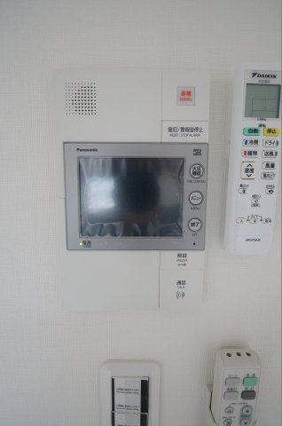 セキュリティ　来訪者が確認できる女性に安心の「TVモニターホン」