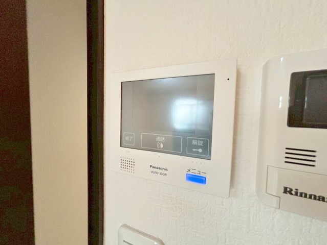 セキュリティ　TVモニターホンで来客が誰か確認してから開けて下さいね