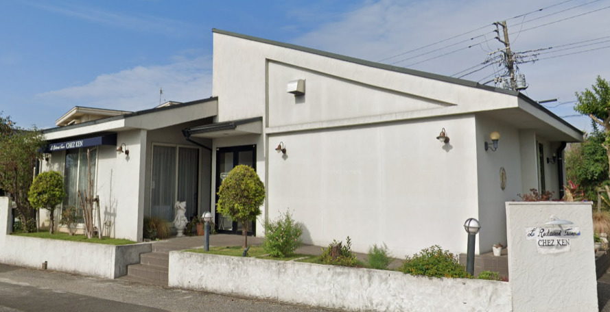 飲食店　シェ・ケン若松店（飲食店）まで496m