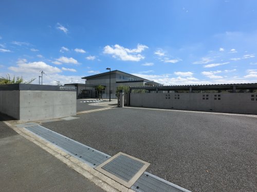 中学校　成田市立久住中学校（中学校）まで4073m