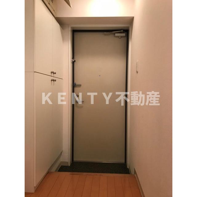 玄関　収納もある玄関です