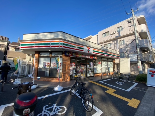 コンビニ　セブンイレブン 尼崎立花駅前店（コンビニ）まで551m