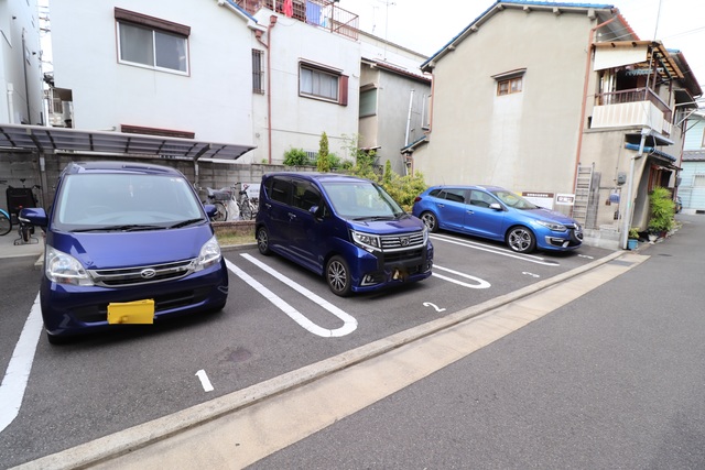 駐車場　駐車場