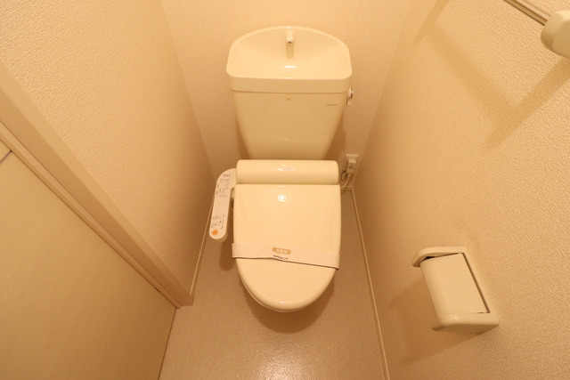 トイレ　温水洗浄便座