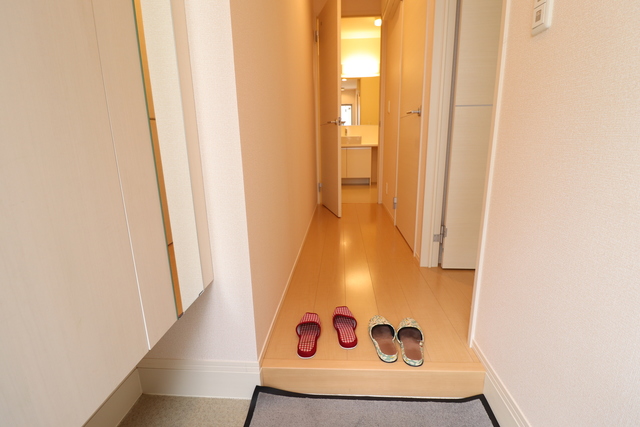 玄関　下駄箱付き　玄関