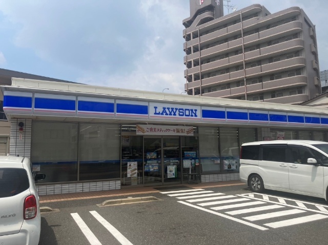 コンビニ　ローソン小倉田町東店（コンビニ）まで438m