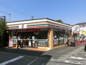 コンビニ　セブンイレブン 横浜鶴ケ峰駅北店（コンビニ）まで623m
