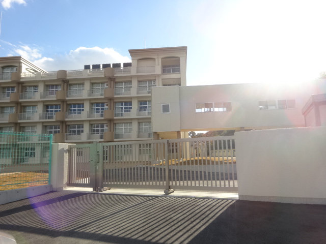 中学校　宝塚市立宝塚第一中学校（中学校）まで1454m