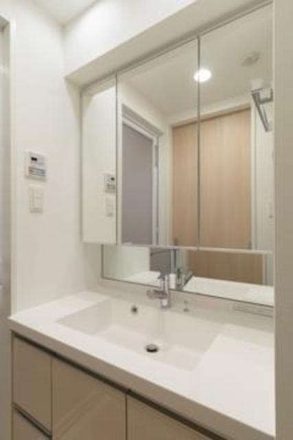 洗面設備　※写真は同タイプ住戸です。