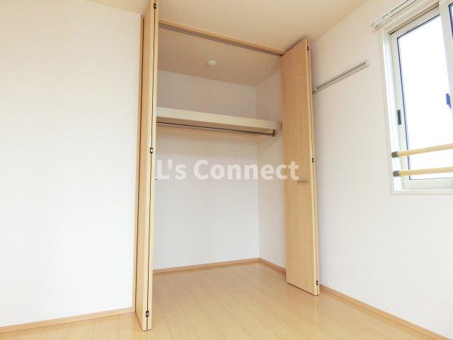 その他設備　南側洋室にもクローゼット付きです。