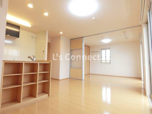 居室・リビング　１１．９帖のＬＤＫ。カウンターキッチンです。