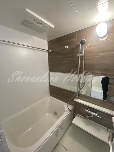 バス・シャワールーム　追い焚き機能・浴室乾燥機付き♪