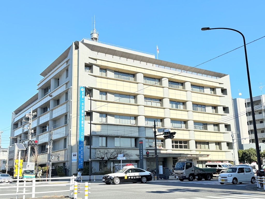 警察署・交番　綾瀬警察署（警察署・交番）まで532m