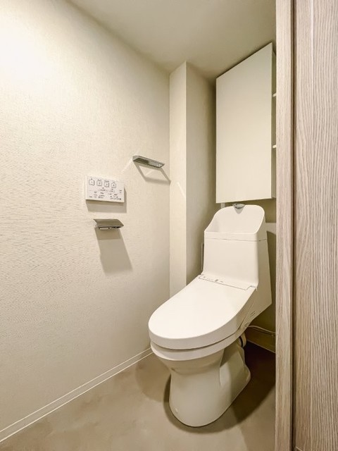 トイレ　※写真は同タイプ住戸です。