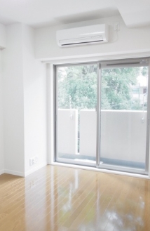 居室・リビング　☆明るい洋室☆