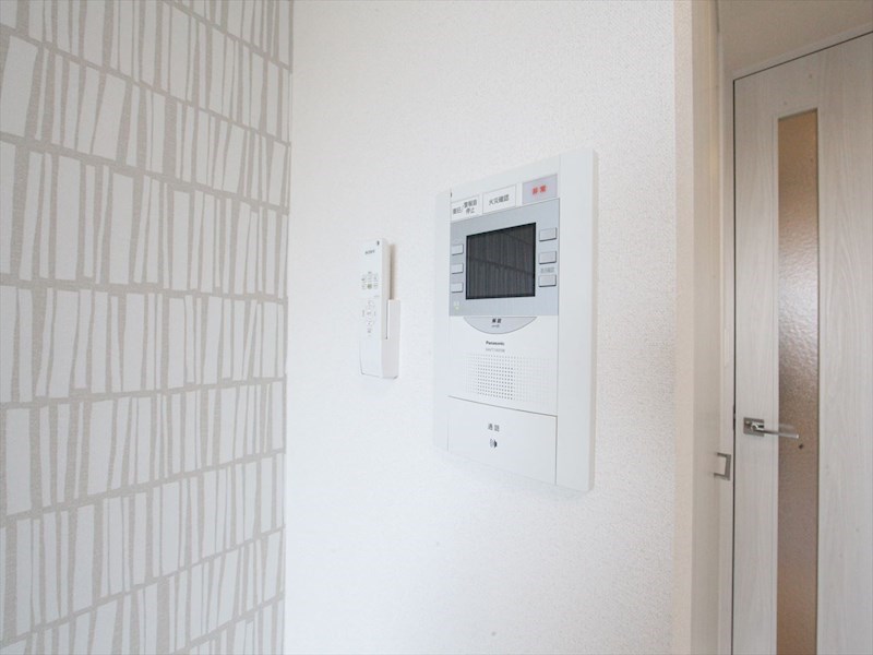 セキュリティ　モニター付きインターホン