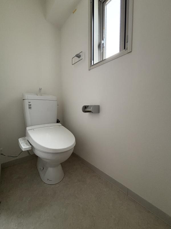 トイレ　別部屋の写真です