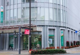 銀行　（株）りそな銀行 亀戸支店（銀行）まで639m