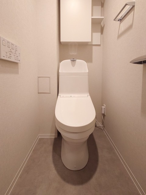 トイレ　※写真は同タイプ住戸です。