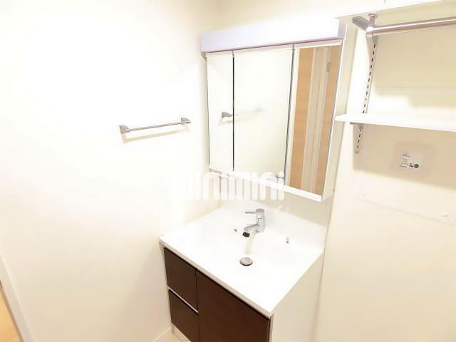 洗面設備　歯磨きや洗顔がこちらでできます。