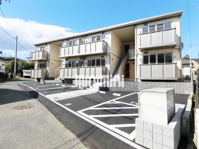 建物外観　陽の当たる明るい建物です。