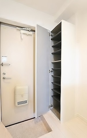 玄関　シューズボックス完備。