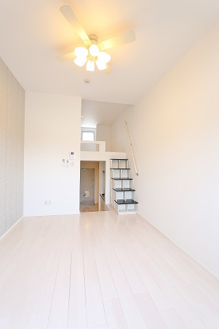 居室・リビング　おしゃれで綺麗なリビングです。