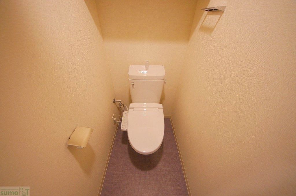 トイレ　同じ建築会社が建てた別の物件の写真です。