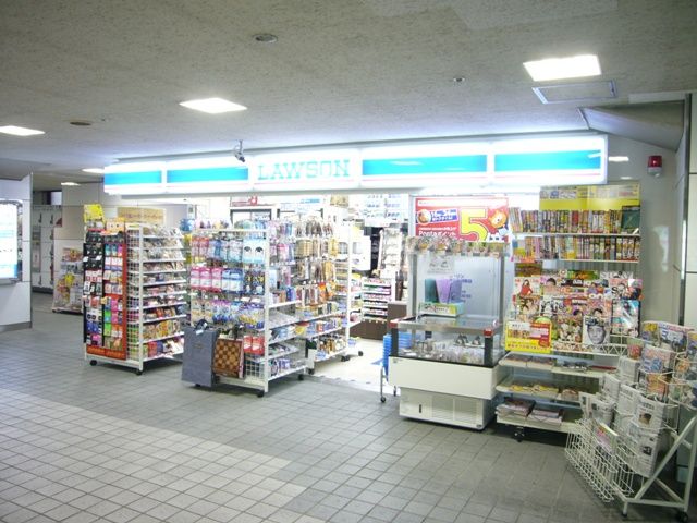 コンビニ　ローソン 西鉄薬院駅店（コンビニ）まで318m