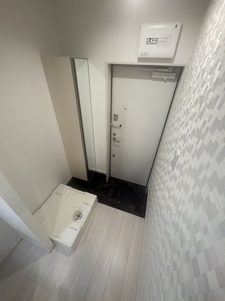 玄関　別部屋参照　現状優先