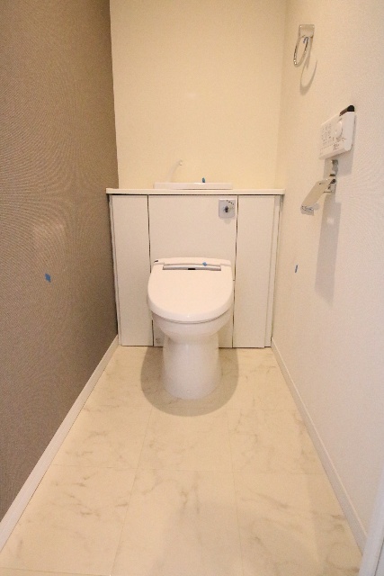 トイレ　※別室の参考写真の為、現況優先です。