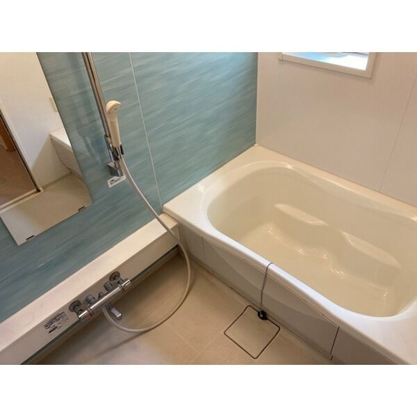 バス・シャワールーム　浴室乾燥・追い炊き機能付きのバスルーム♪