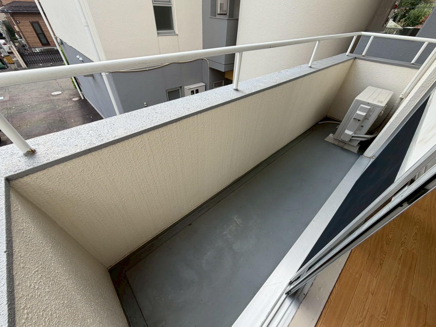 バルコニー　洗濯物が干せるバルコニーです