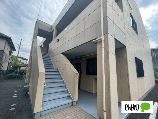 エントランス　外観写真（昼）