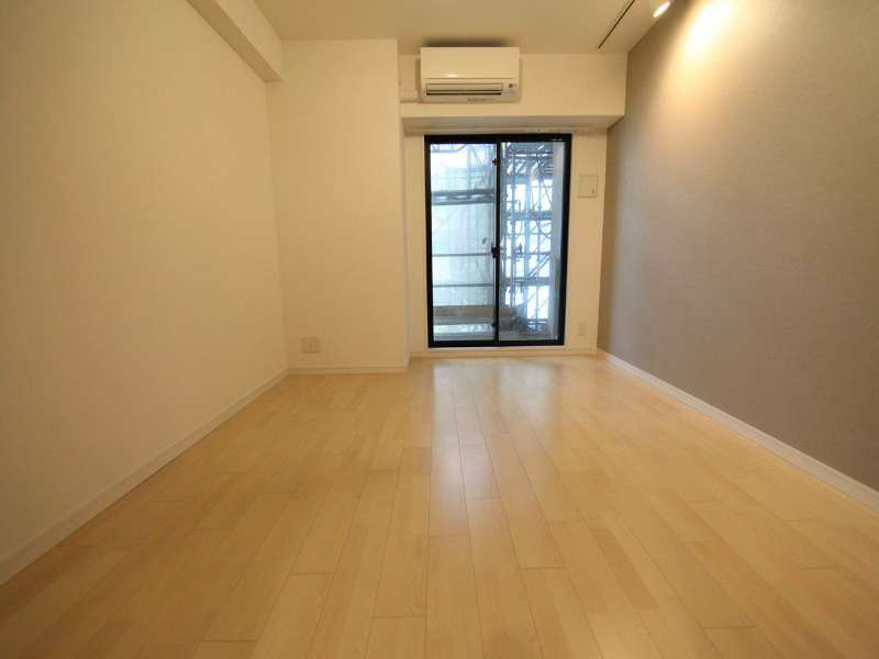 バルコニー　洋室8.2帖　クローゼット（収納充実してます）