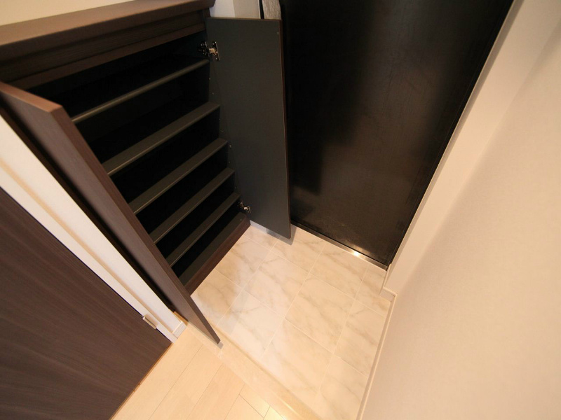 玄関　玄関　シューズボックス（収納充実してます）