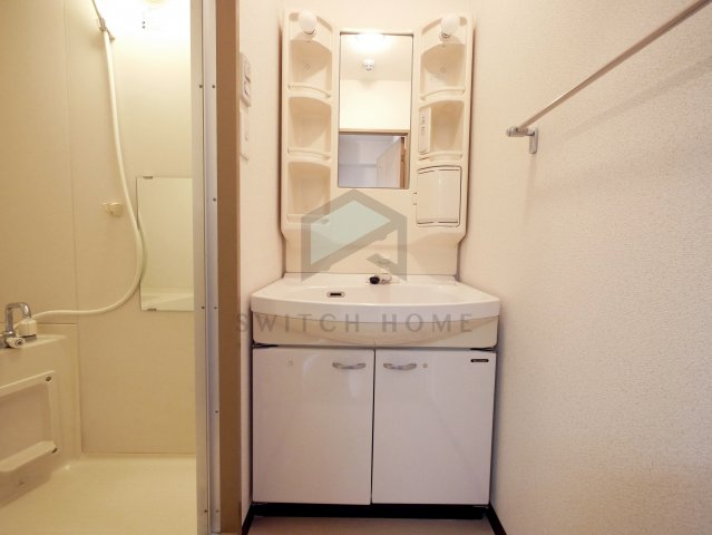 洗面設備　脱衣スペースもあります