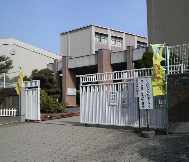 中学校　神戸市立星和台中学校（中学校）まで1852m