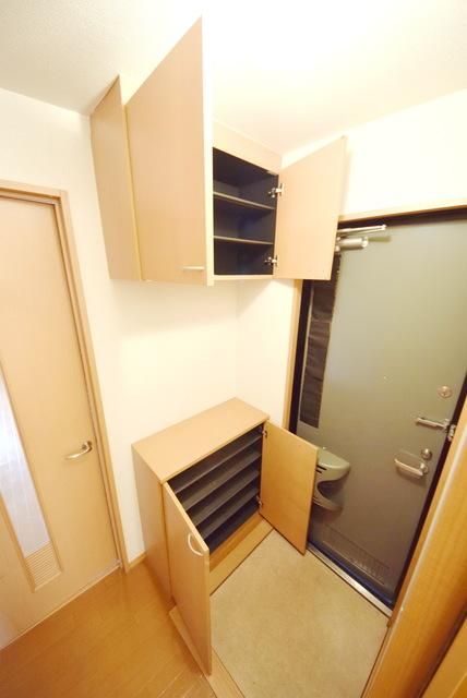 玄関　シューズボックスあります♪