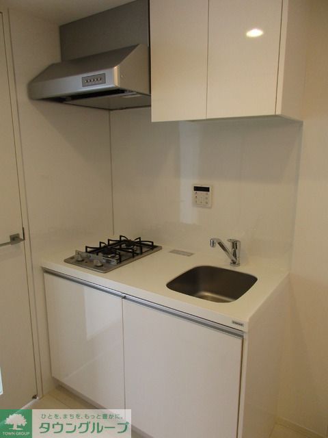 キッチン　Ｅタイプ2016年6月撮影 同タイプ305号室の写真です。