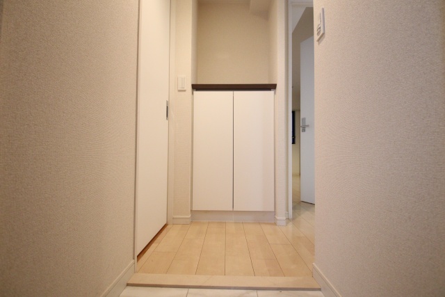 玄関　※別室の参考写真の為、現況優先です。