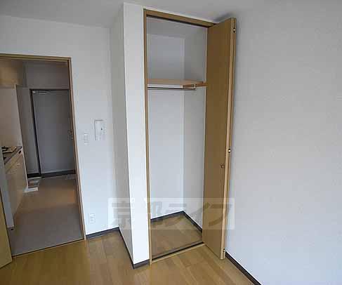 収納　奥行きはしっかりとございます