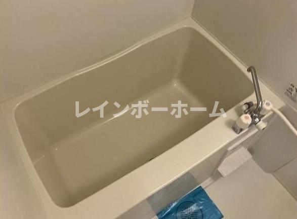 バス・シャワールーム　コンパクトで使いやすいお風呂です