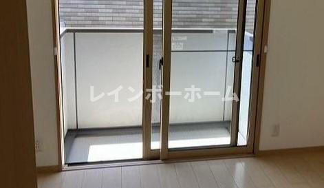 バルコニー　お洗濯にも便利なバルコニー付き