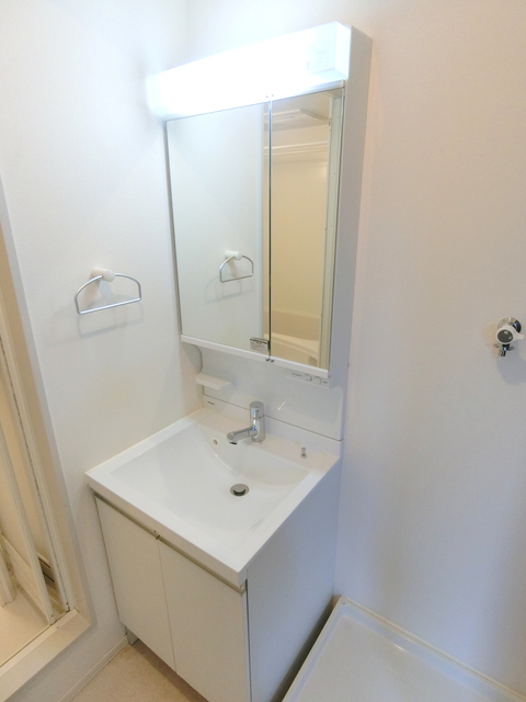 洗面設備　★朝の身支度に便利な独立洗面台★