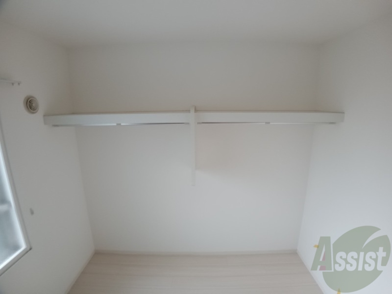 収納　寝室の収納です。部屋がすっきり片付きます。