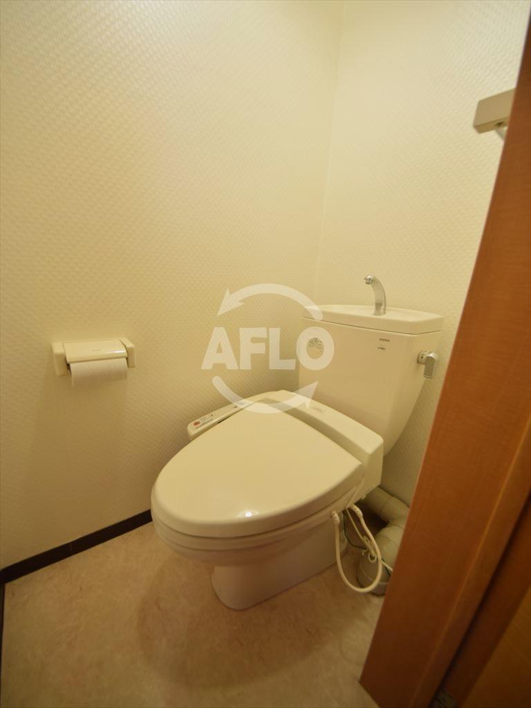 トイレ　日興桜川ハイツ　温水洗浄機能トイレ