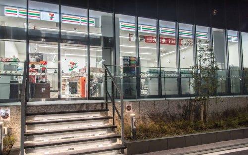 コンビニ　セブンイレブンエイベックスビル店（コンビニ）まで654m