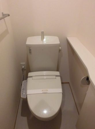 トイレ　ウォシュレット付き